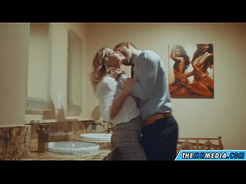 ❤️ Keď vás prsnatá blondínka zvádza na verejných toaletách ❤️❌ Sex video na sk.fullsexmovs.ru ❌
